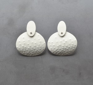 hammered oval earrings in matte white powdercoat